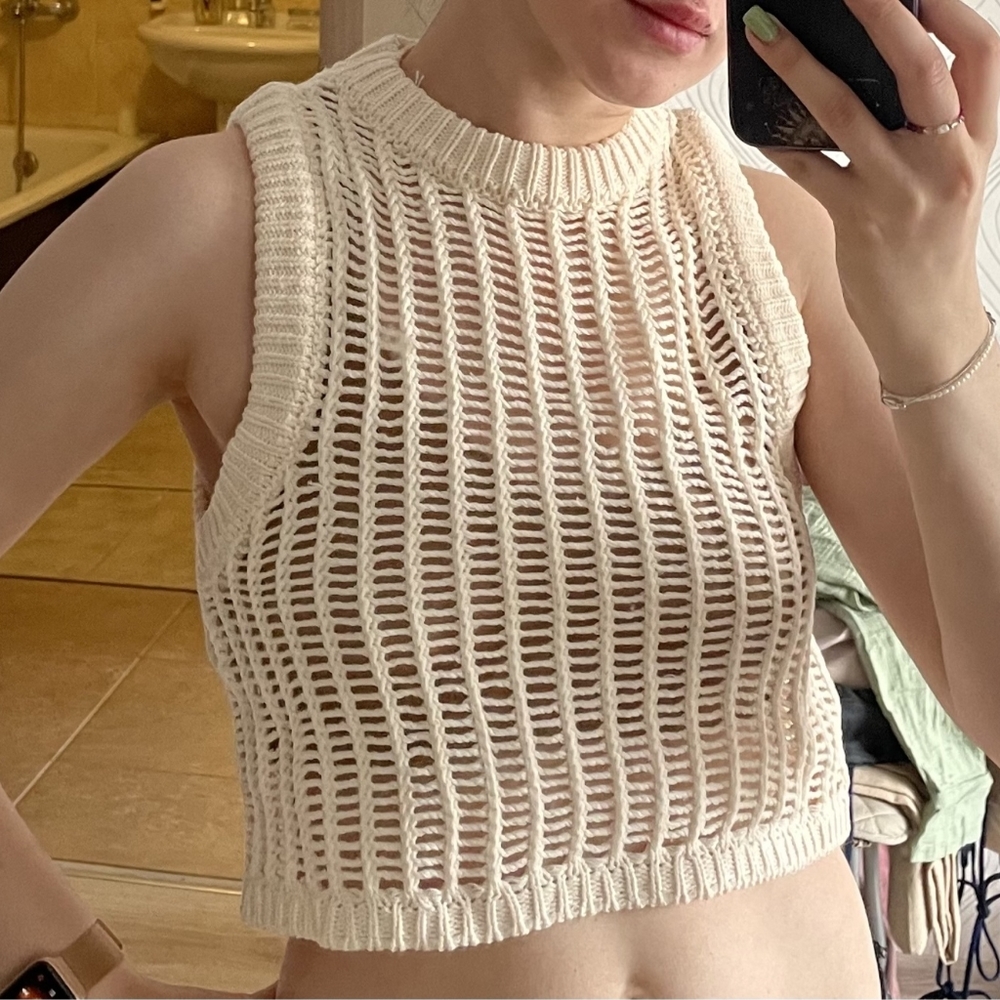 Open knit crop top / vest
